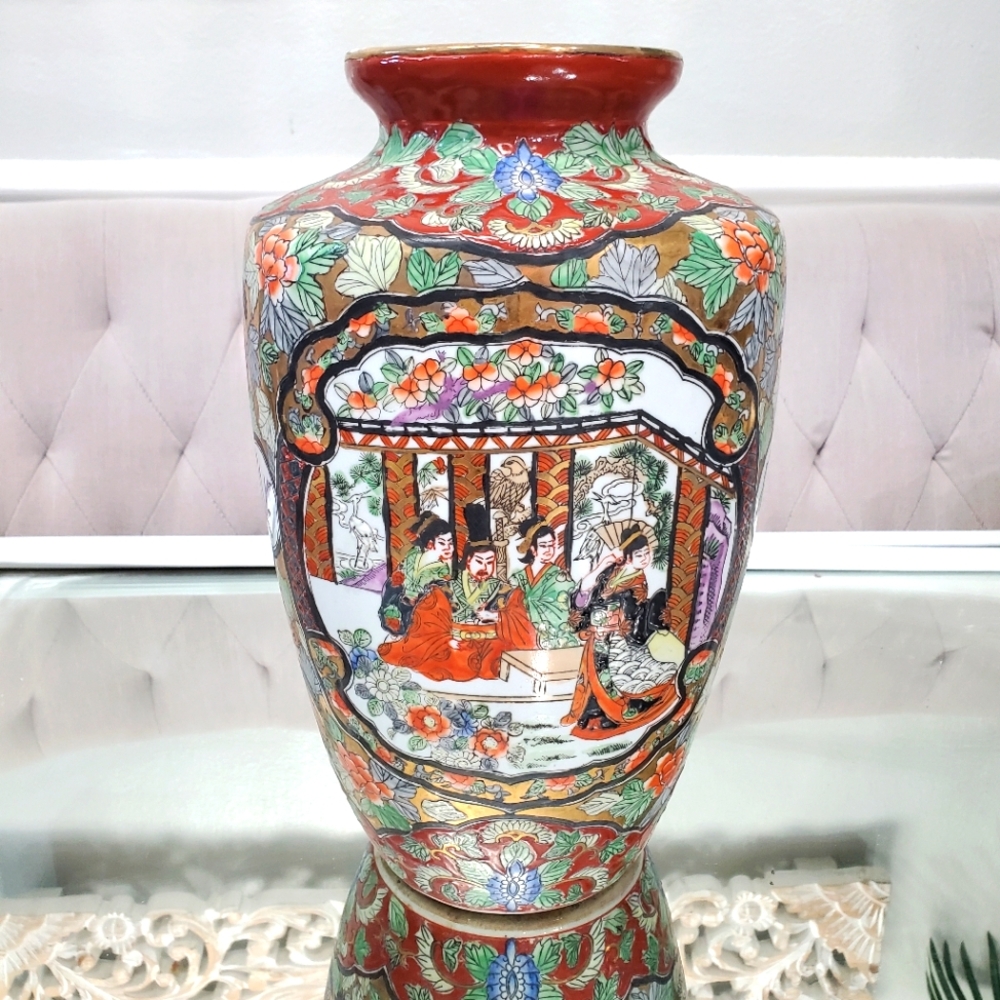 ANTIQUE VINTAGE ASIAN CHINESE HAND PAINTED LARGE MEDALLION VASE 13"H ×8"W